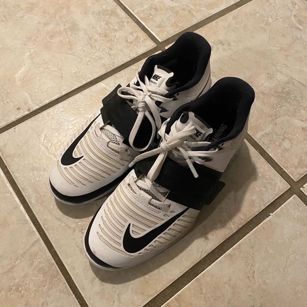Women’s weightlifting shoes